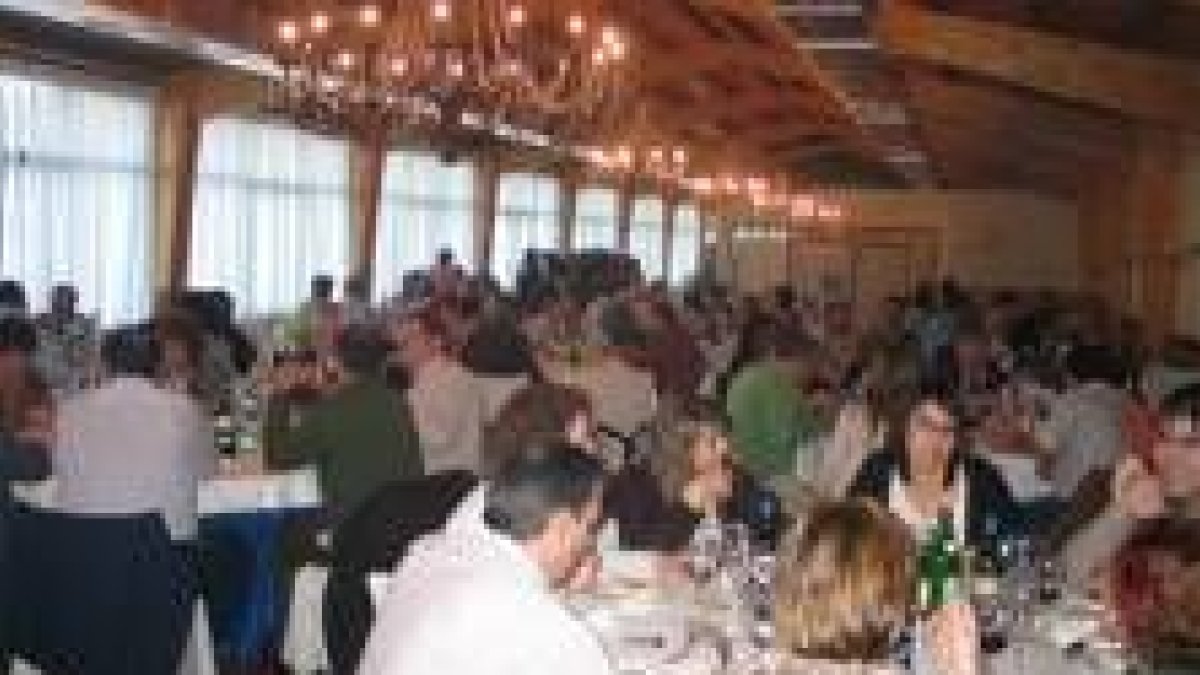 El Partido Popular de Cistierna celebró la comida de Navidad con sus simpatizantes