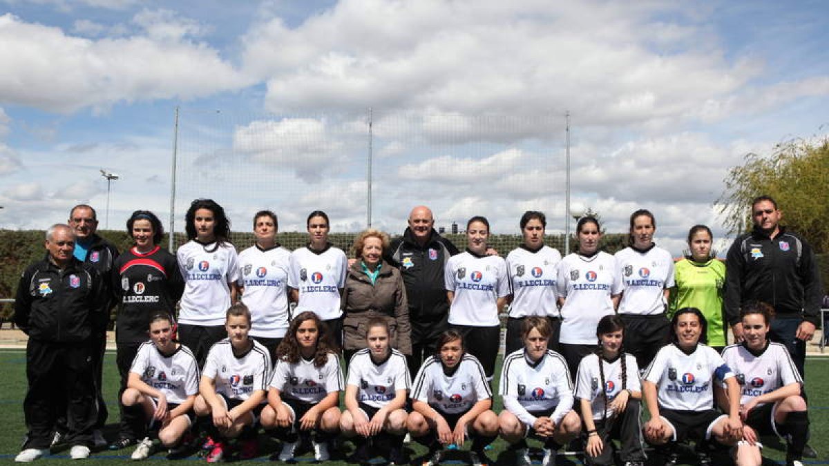 Formación del DF Trobajo, campeón de la 1.ª Regional Femenina.