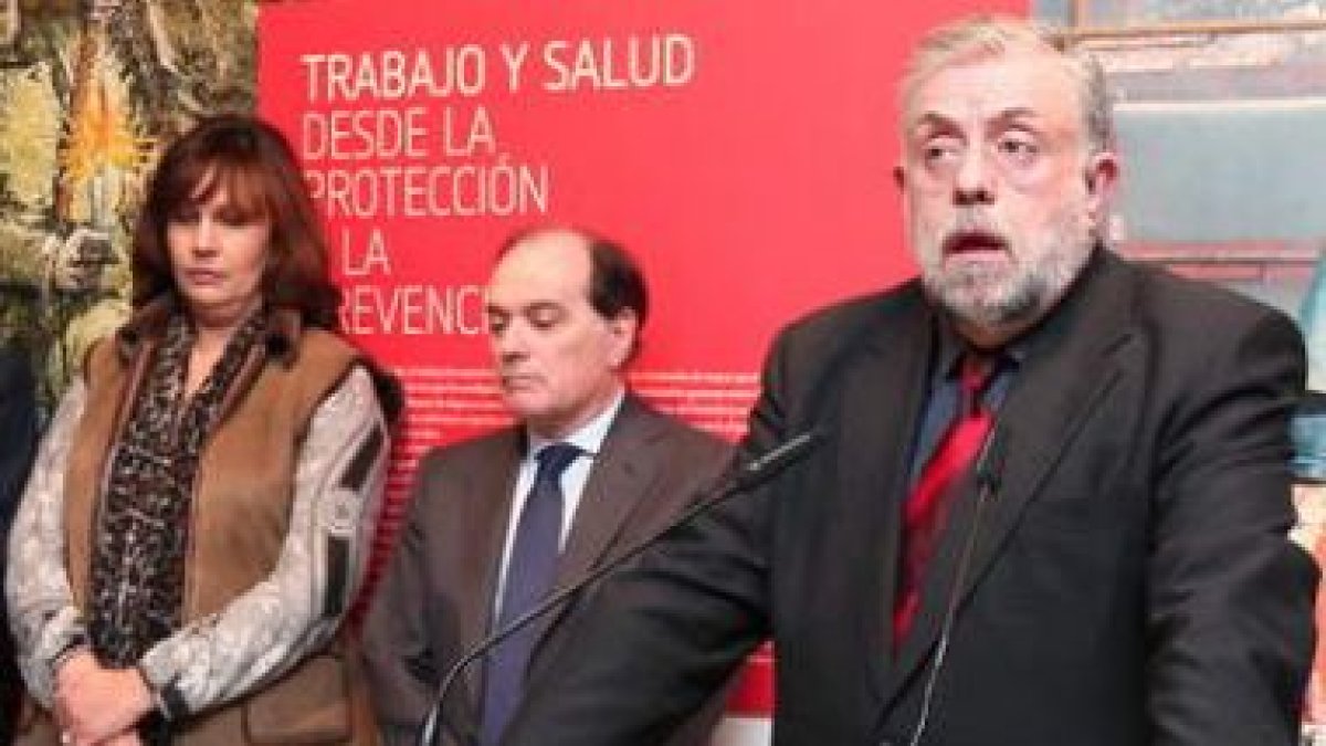 Rufino, Villanueva y Granados, durante la intervención.