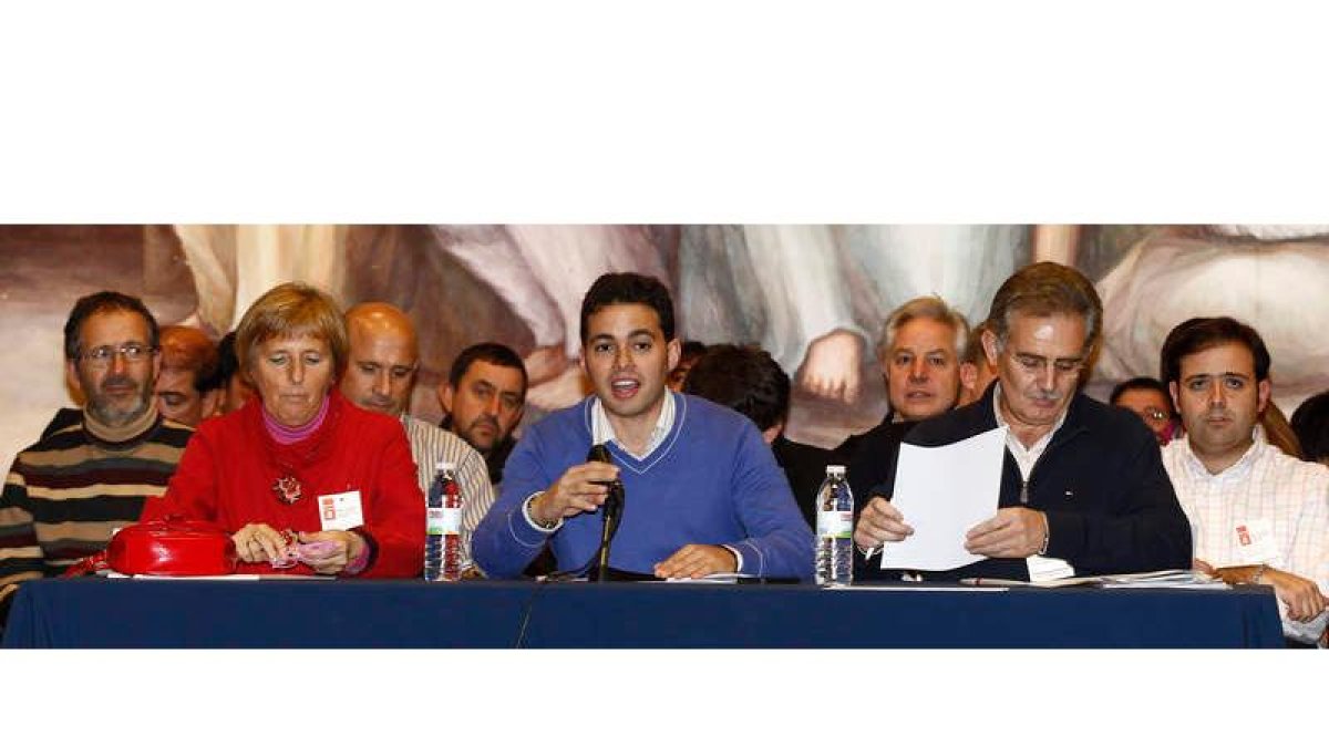 Montserrat Álvarez, antes de tener que irse de la mesa, Diego Moreno y Santiago Rodríguez presidieron el comité provincial.