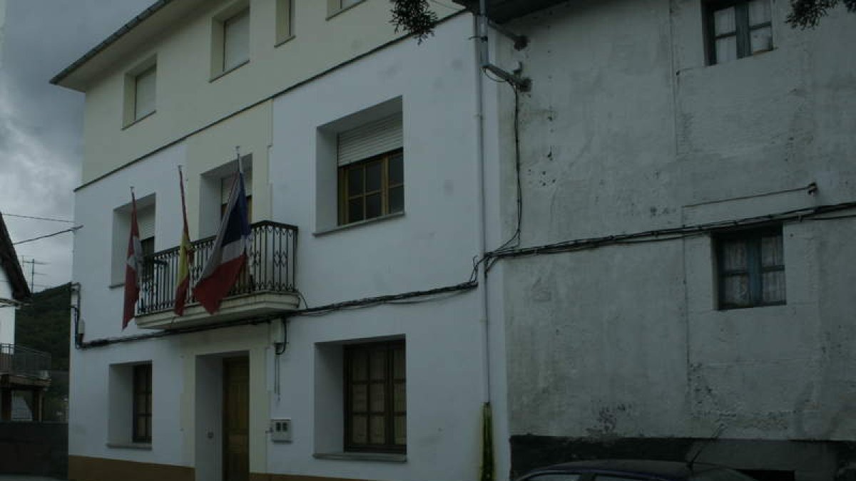 La guerra está servida en el Ayuntamiento de Palacios.