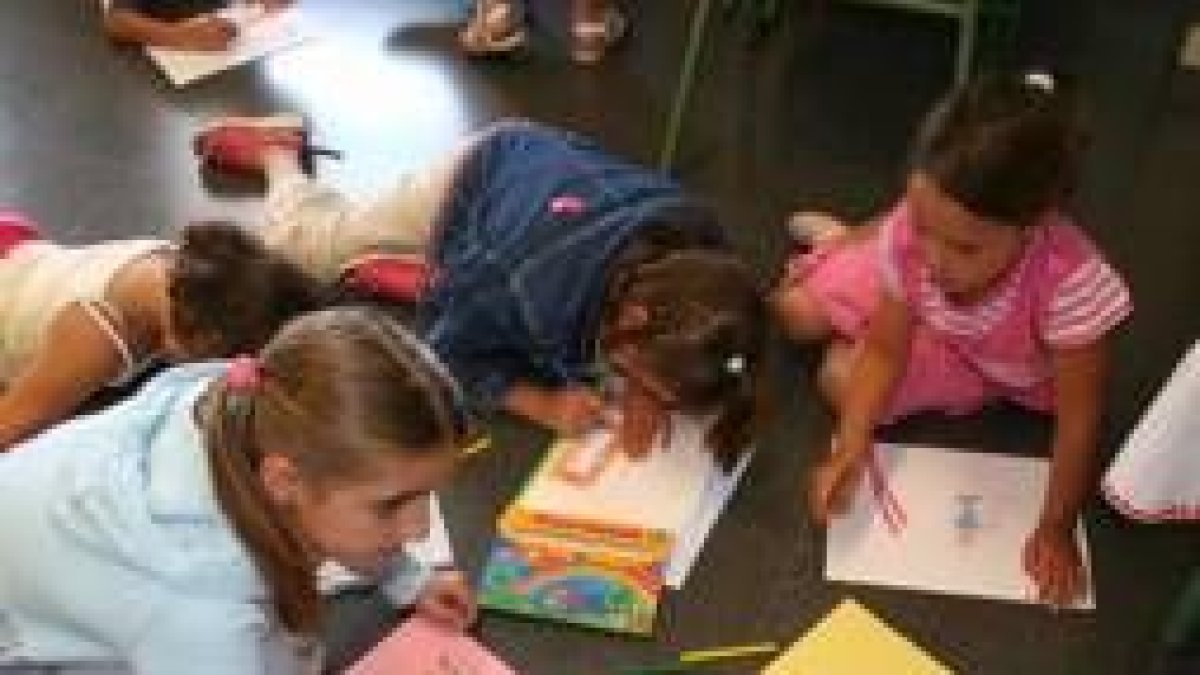 En el taller se realizan actividades para la estimulación de la memoria