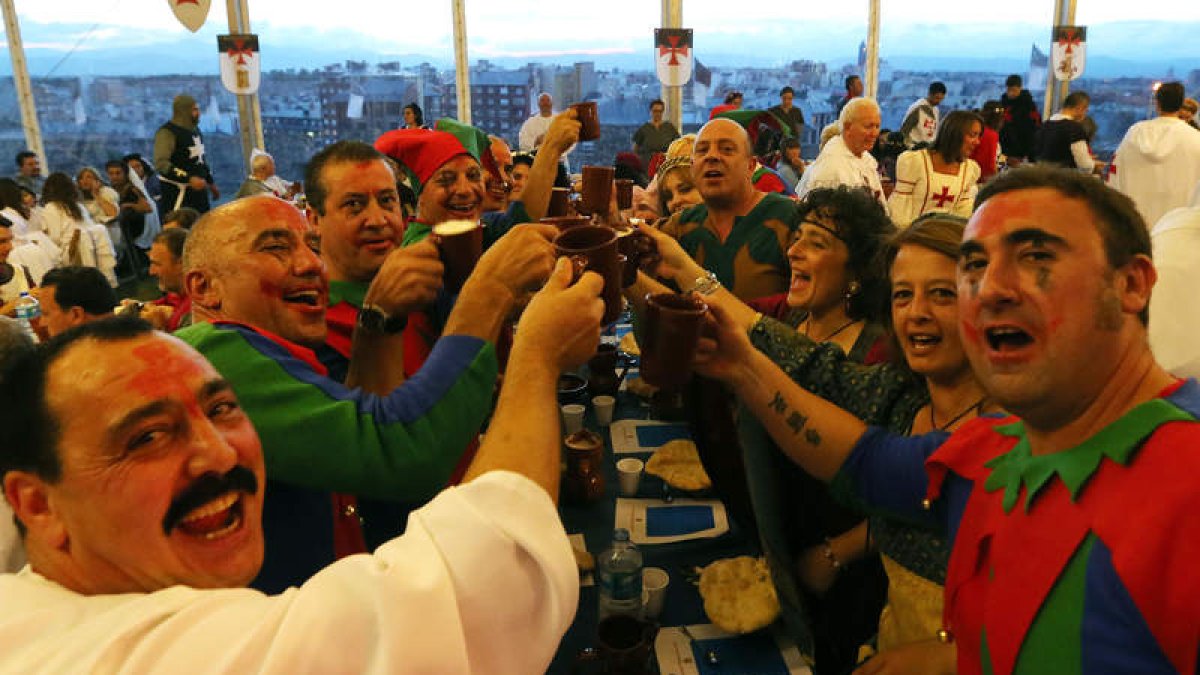 El Castillo acogió anoche la tradicional cena de la Noche Templaria.