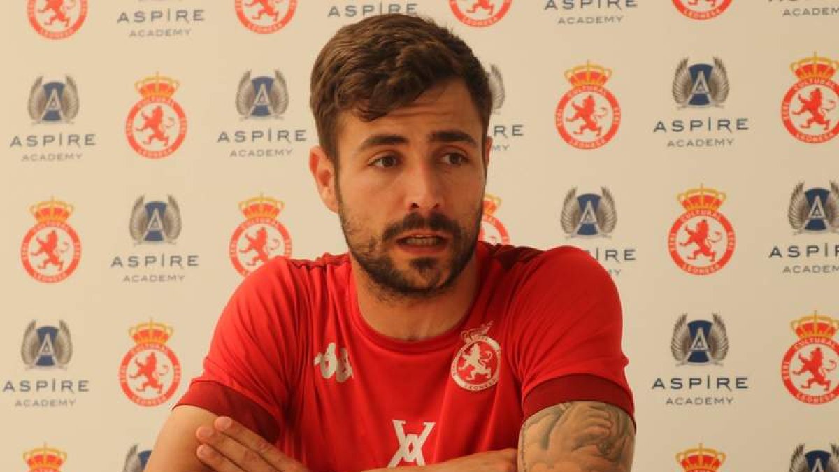 Cristian Pérez en su comparecencia de ayer con vistas al partido del domingo en Badajoz. CYDL