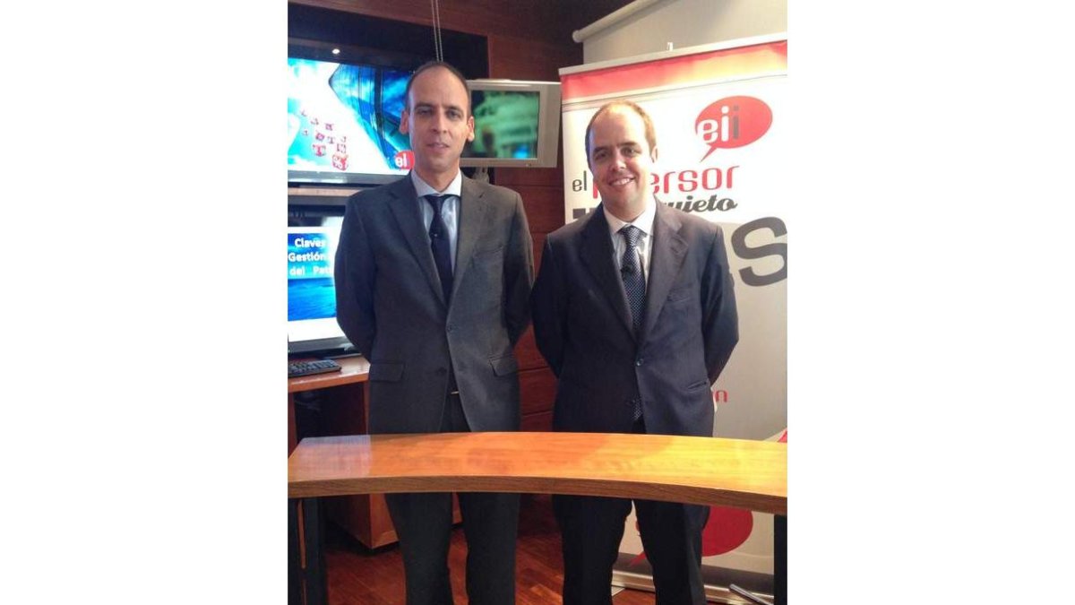 Kristian Santos, con Juan Ramón Caridad, de GAM España. DL