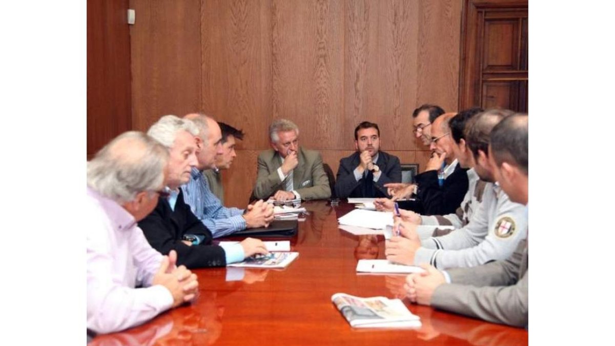 Gavilanes y Cayón presidieron la primera mesa del plan.
