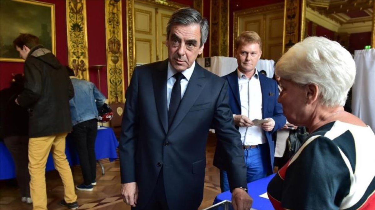 Fillon vota en París.