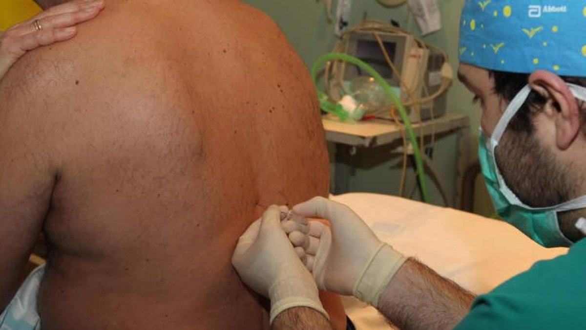 Imagen de un paciente de la unidad del dolor.