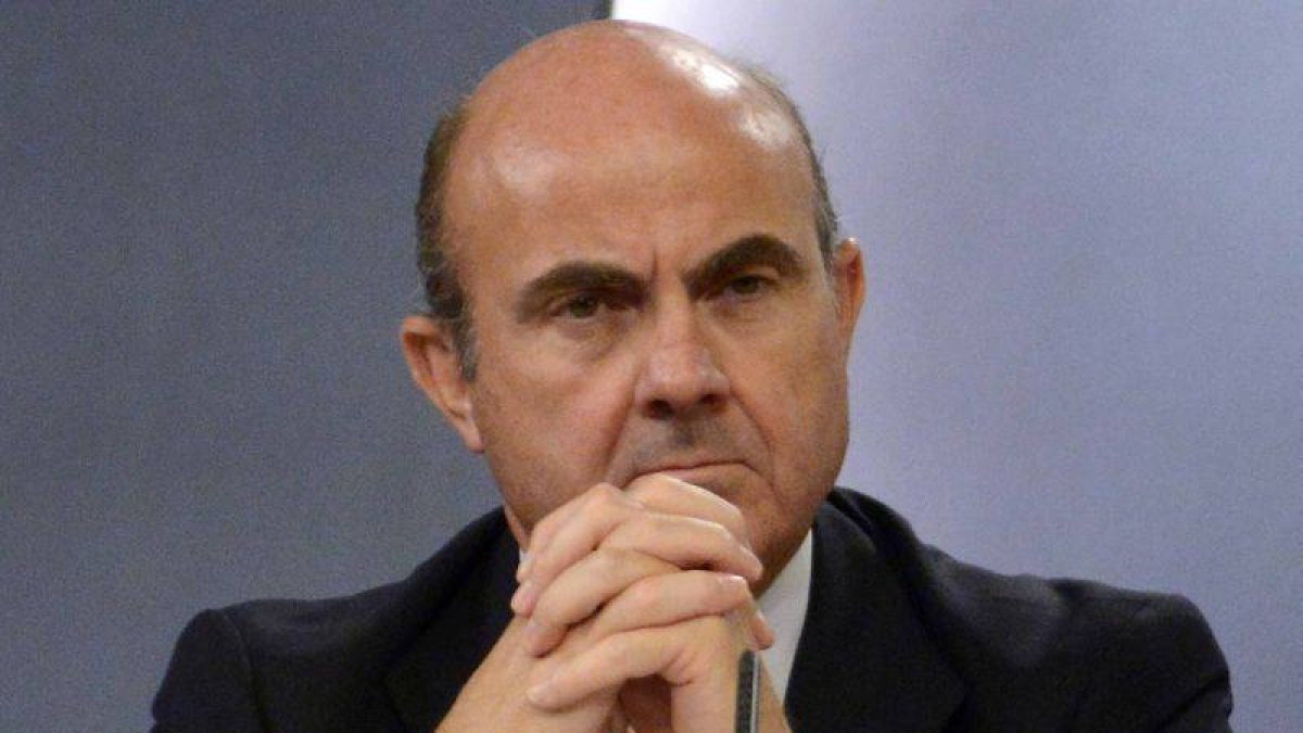 Guindos, en la rueda de prensa del viernes pasado tras el consejo de ministros.
