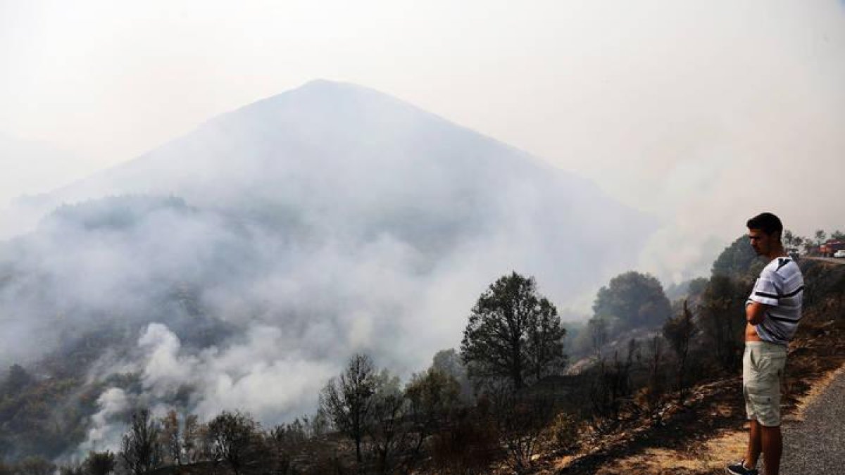 Imagen del incendio en La Cabrera del pasado verano