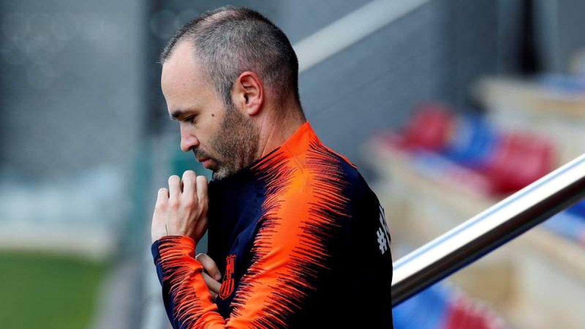 El futuro de Andrés Iniesta aún está en el aire tras conocerse que no irá a China. ALEJANDRO GARCÍA
