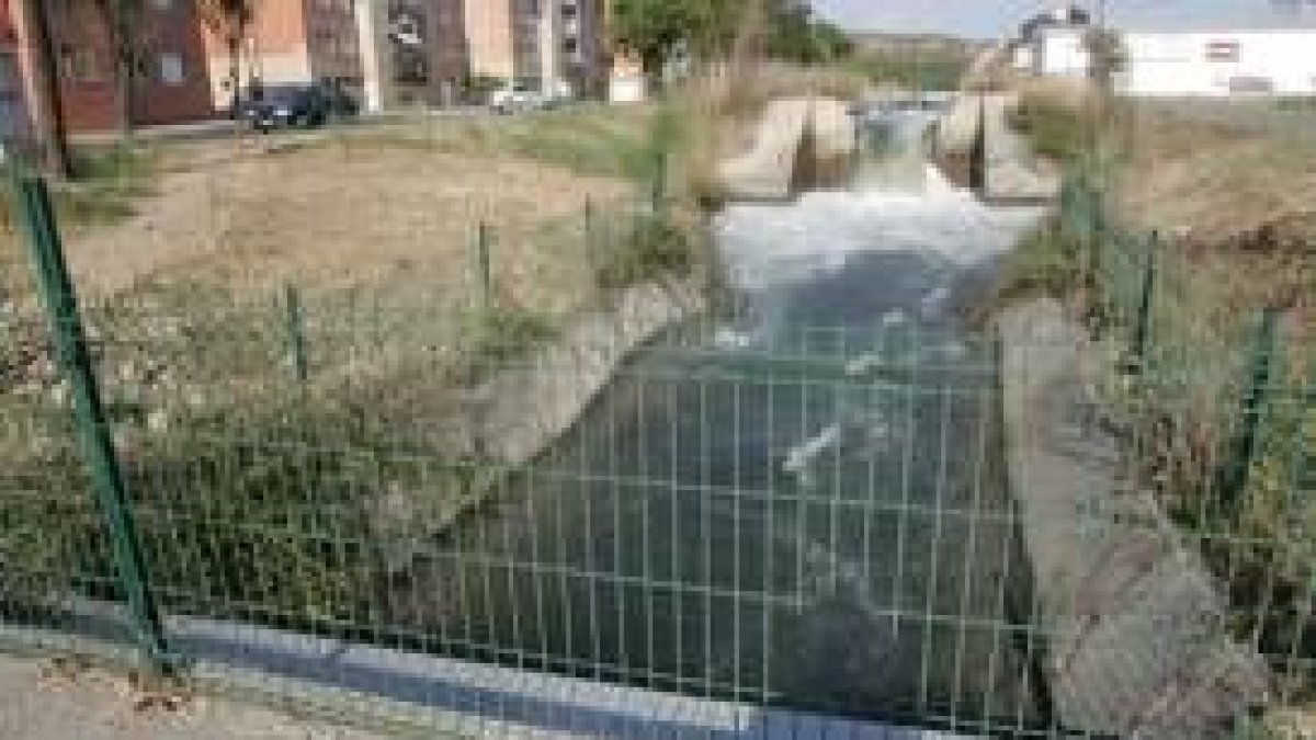 Las vallas sólo se pueden observar de Compostilla a Cuatrovientos