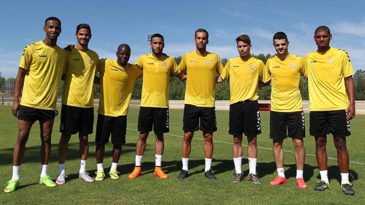 Hussam Hussanin, Sultan Al Brake, Stephen Babaloa, Tameen Almuhaza, Nacho Matador, Eric López, Aitor Núñez y Jordi César