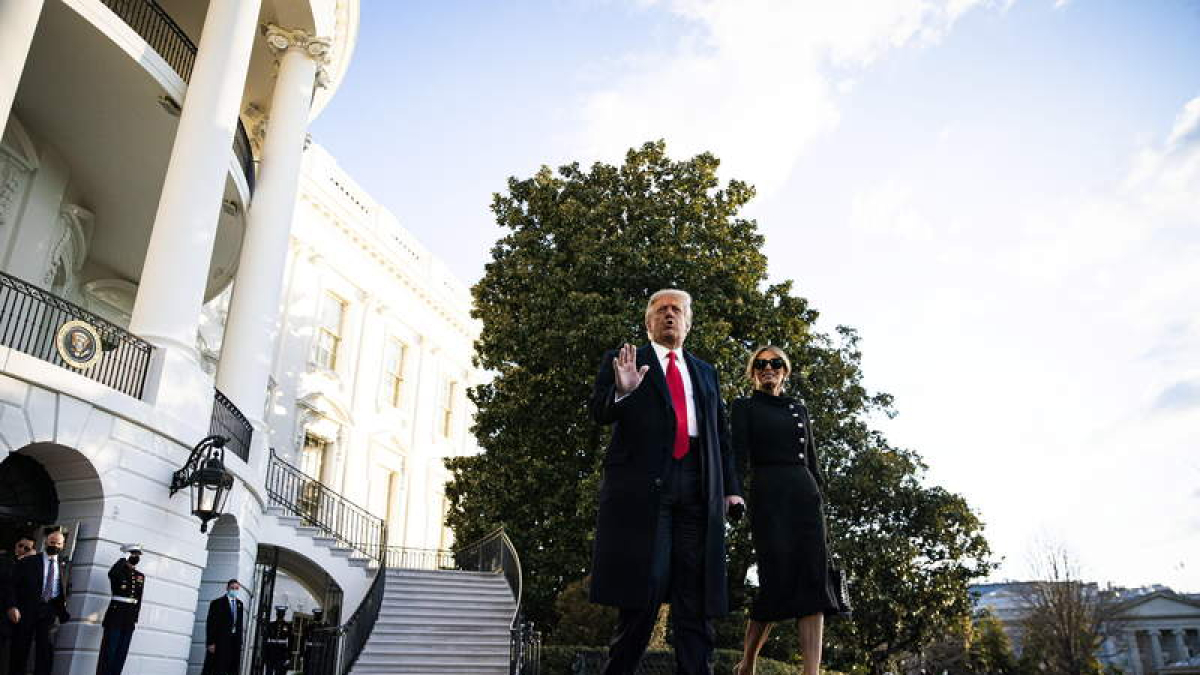 Donald Trump y su esposa Melania dejan la Casa Blanca. AL DRAGO
