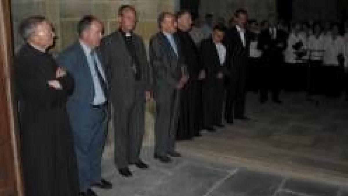 Un momento del nombramiento de la coral como amiga mayor de la Catedral