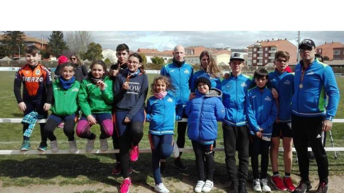 El club Patín Bierzo hizo una gran actuación en el Campeonato de Castilla y León de Patinaje. DL