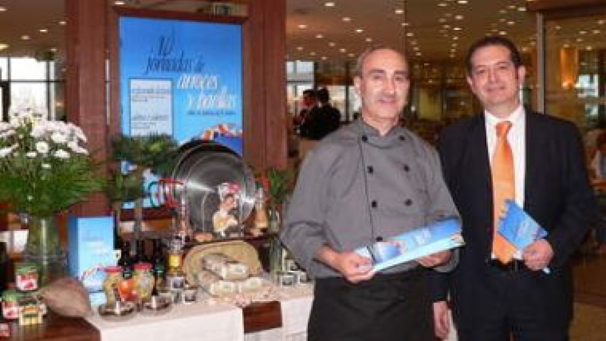 Cecilio Núñez, junto a Javier Carlón, responsable de gastronomía de El Corte Inglés.