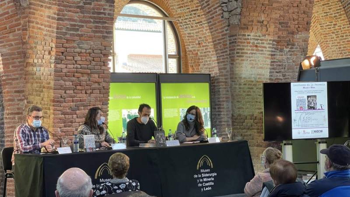 Un momento de la presentación de los libros. MSM