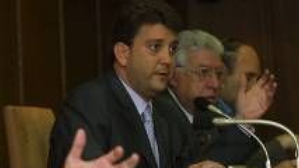Carlos López Riesco en el primer pleno celebrado por la Corporación