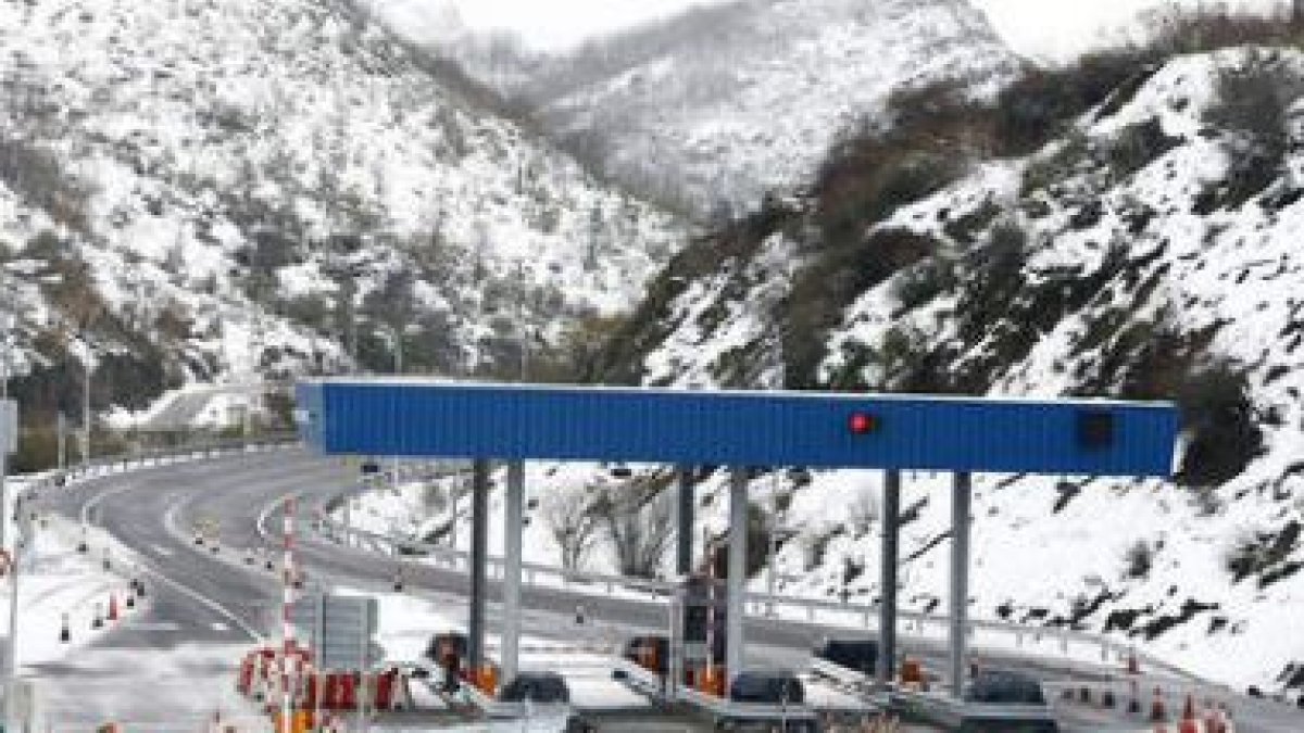 El peaje de Villablino ya está terminado y sólo se espera a que llegue el martes para que empiece