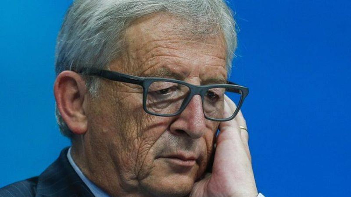 El presidente de la Comisión Europea, Jean-Claude Juncker, pensativo, en una rueda de prensa, el lunes en Bruselas.