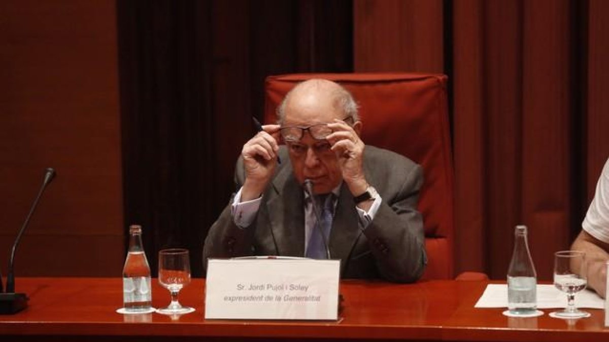 Jordi Pujol, durante su comparecencia en la comisión de investigación del Parlament.