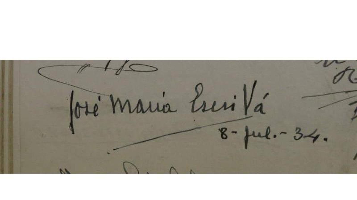 Libro de visitas número 3 de la Catedral de León, de los años 1929 a 1939, con la firma de Escrivá. MARCIANO PÉREZ