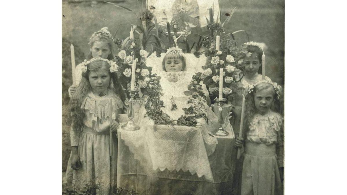 ‘Post Mortem. Collectio Carlos Areces’ (titilante)