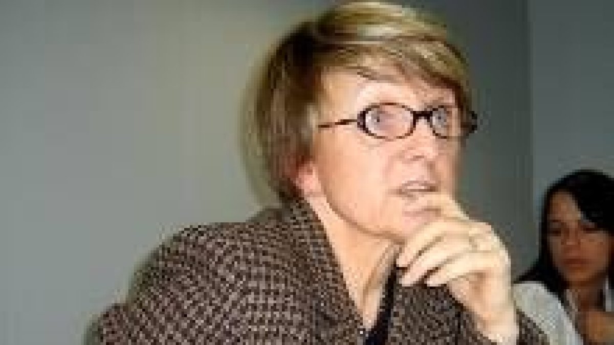 La comisaria europea de Política Regional, Danuta Hübner durante la presentación del informe