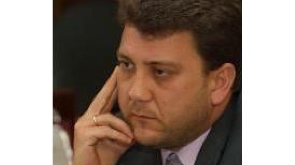 El alcalde de Ponferrada con un gesto pensativo