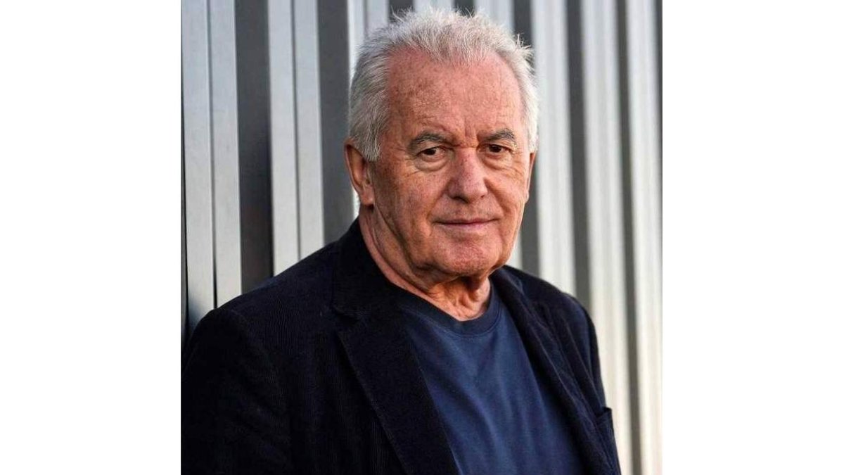 El cantautor asturiano Víctor Manuel. EFE