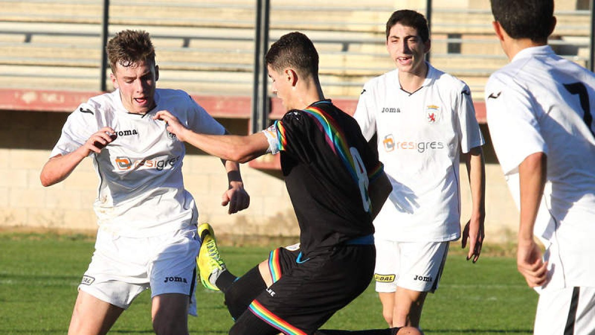 Los jugadores de la Peña nunca se amilanaron y lograron una gran victoria ante el Rayo.