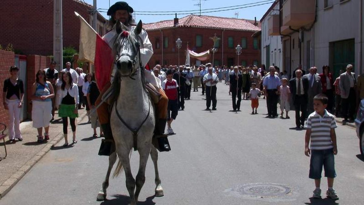 El santo procesionará por las calles de la localidad una vez termine la celebración eucarística prevista para las 13.00 horas.
