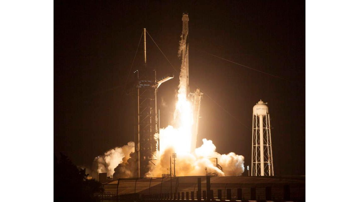 El momento del despegue del SpaceX Crew-2. NASA