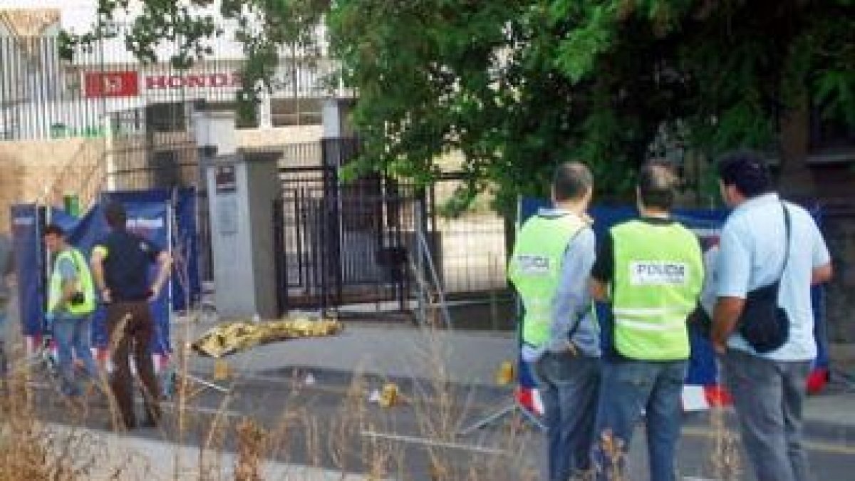 Los alumnos tuvieron que acceder por otra puerta para no ver el cadáver.