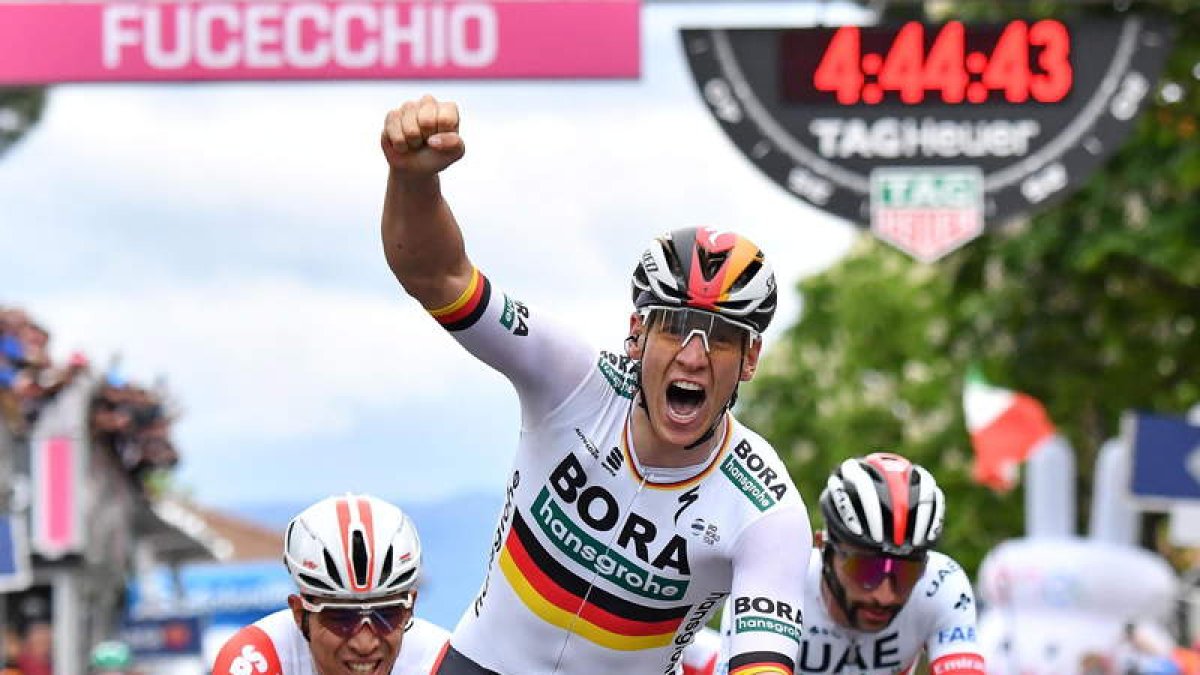 Ackermann celebra su triunfo en la línea de meta de Fucecchio. DI MEO