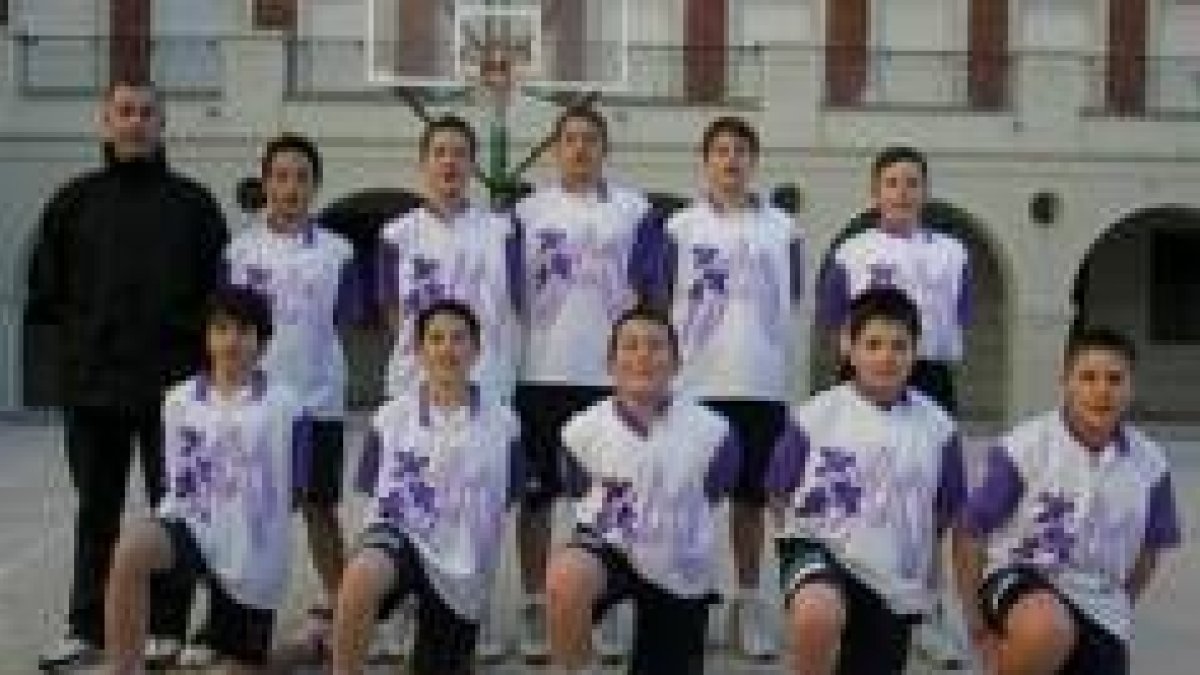 Formación del equipo del Maristas que milita en la categoría infantil masculino