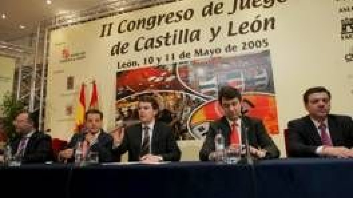 Fernández, Amilivia, Mañueco, Martínez Majo y González, en la clausura