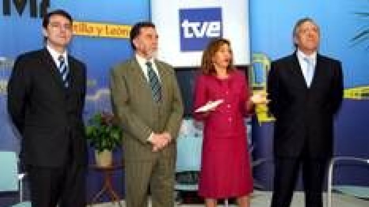 Miguel Alejo, Celsa Villanueva en el centro y Manuel Lombao