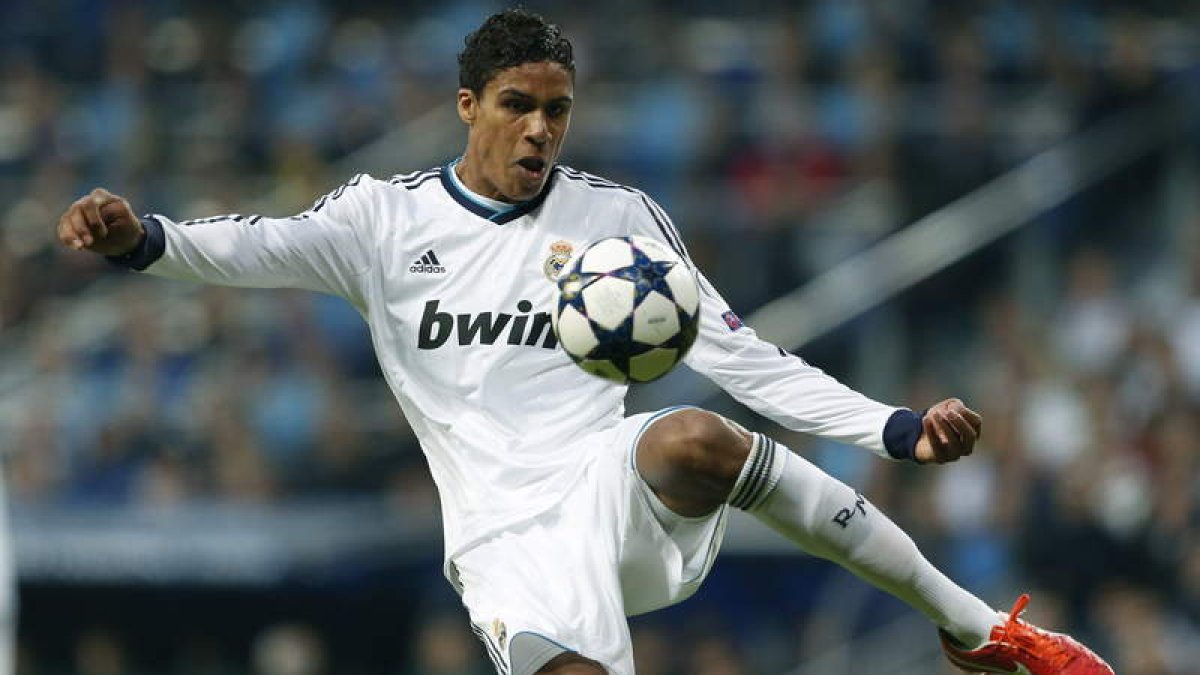 La lesión de Varane complica al Real Madrid en defensa para el partido ante el Atlético.