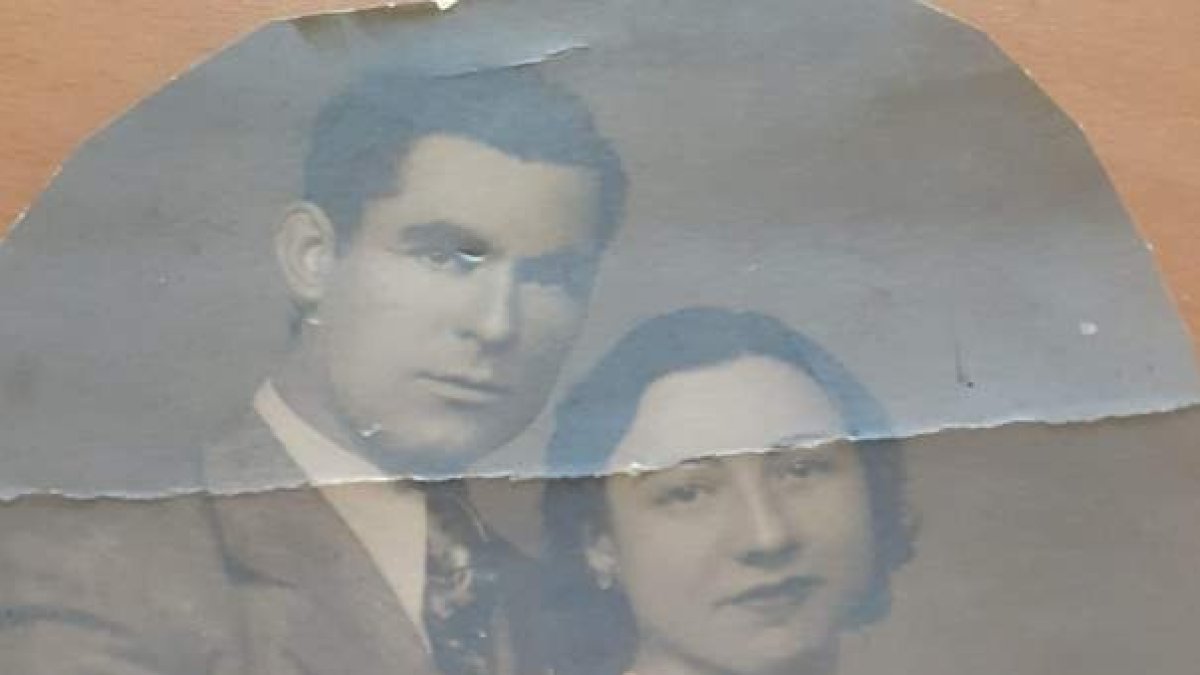 Agustín Ovalle Ovalle, de San Juan de la Mata, y su mujer Pilar Perales Ferrer, en Barcelona. PILAR OVALLE