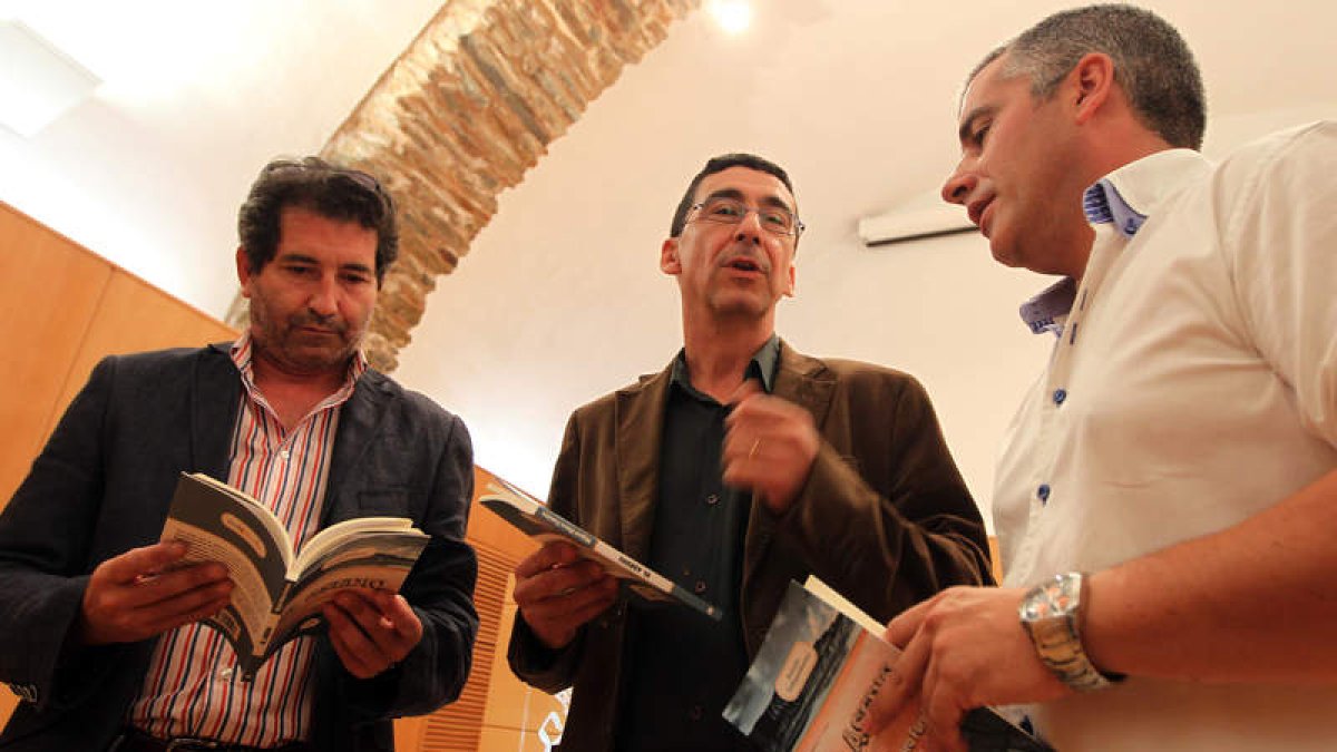 Varela, Miguel Otero y Macías, en el Museo de la Radio.