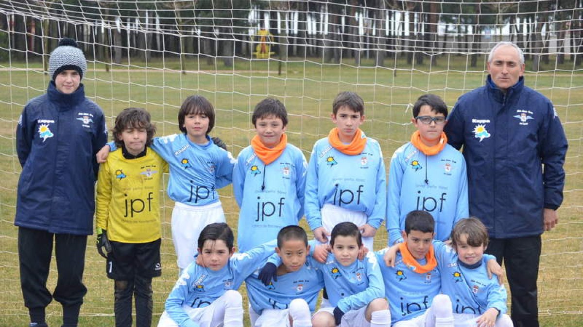 Formación del Aero Club de categoría benjamín.