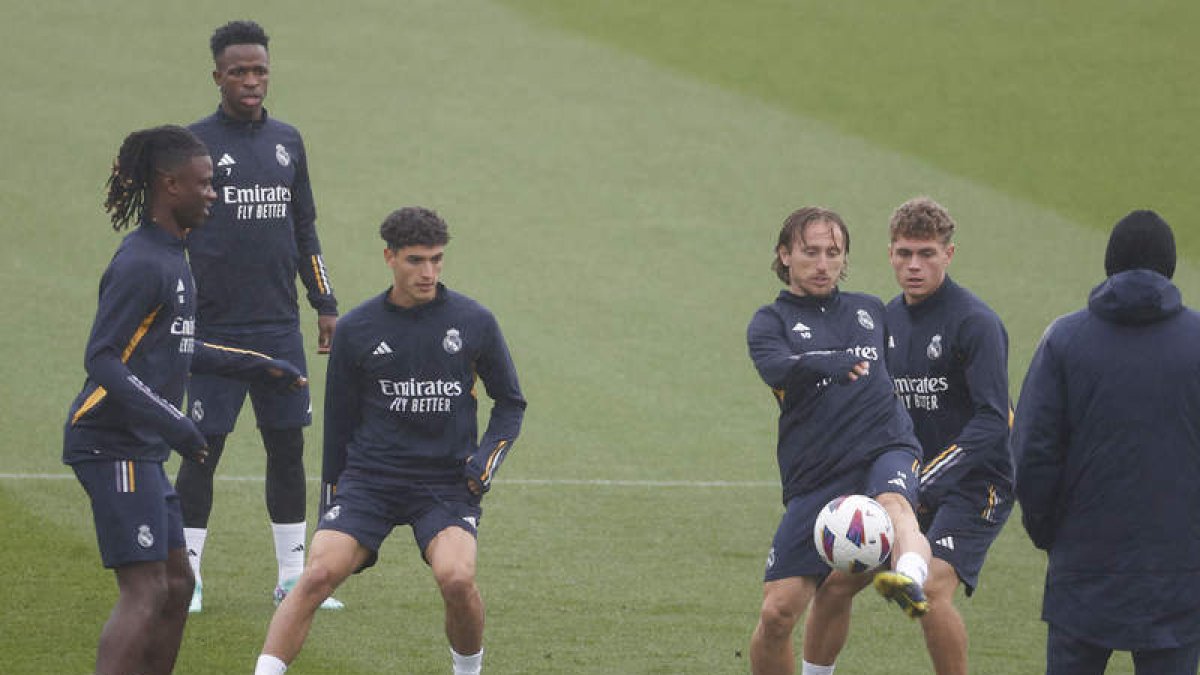 El Real Madrid quiere hacer bueno ante el Rayo el triunfo del pasado fin de semana en el Clásico. JUAN CARLOS HIDALGO