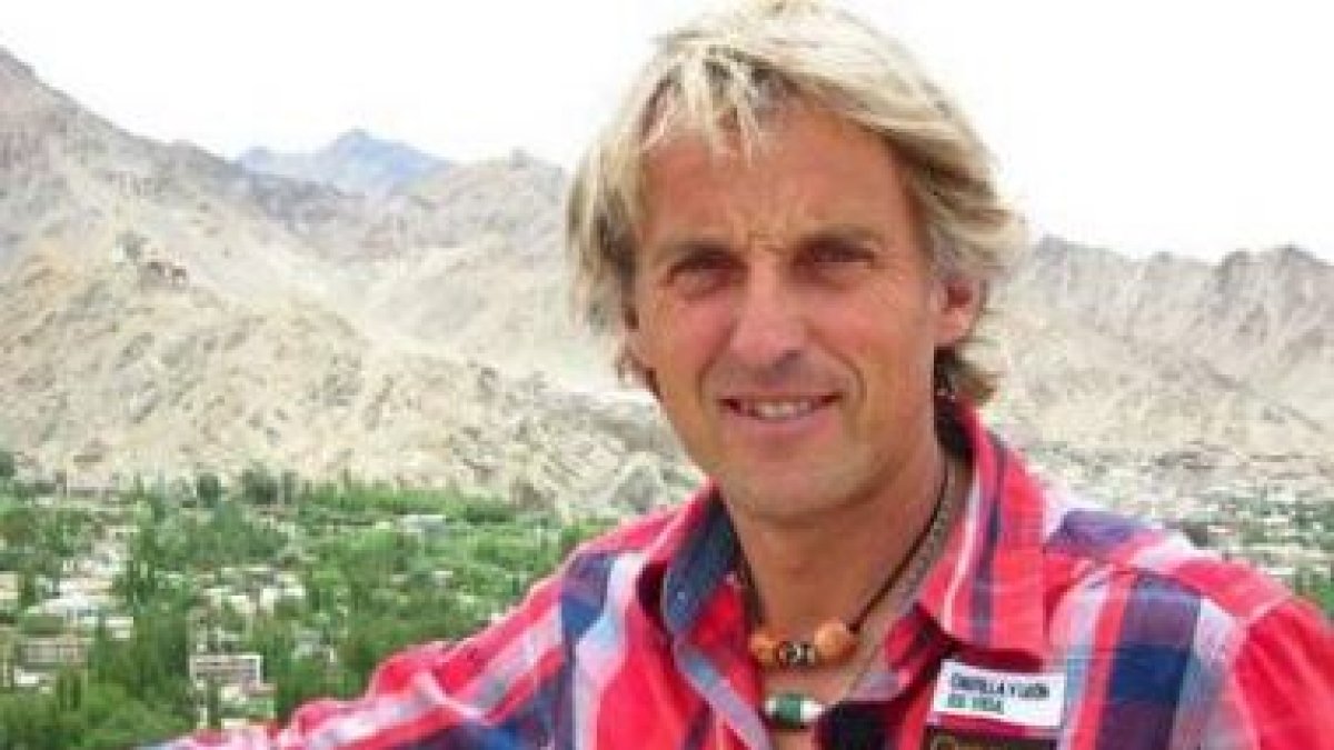 Jesús Calleja posa en Leh, la capital del Ladakh.