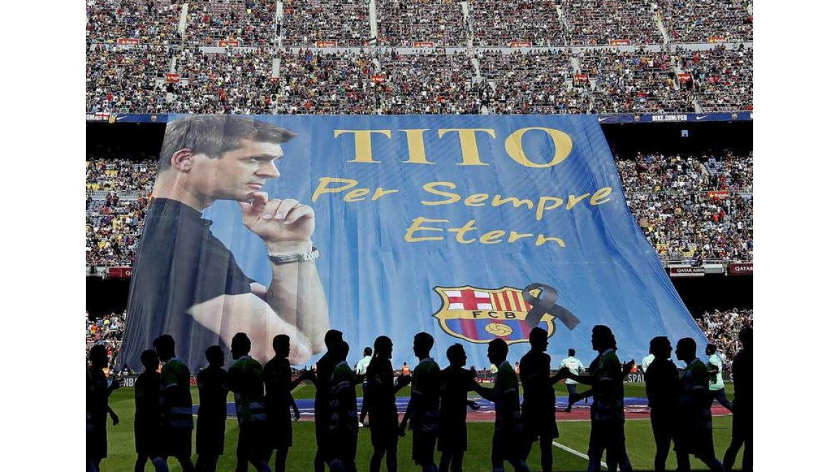 Un momento del homenaje rendido al exentrenador del Barcelona Tito Vilanova