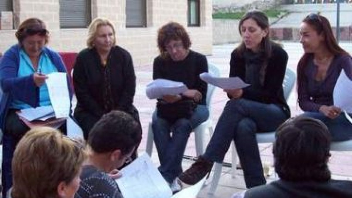 El curso de operarias forestales cualifica a un grupo de mujeres para emprender una alternativa labo