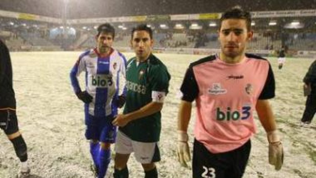 El equipo santiagués, en la primera vuelta en El Bierzo.