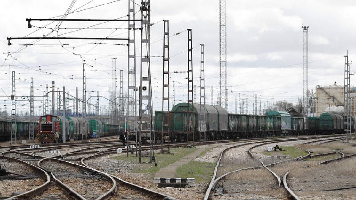 Vías de la zona ferroviaria de mercancías en León. ARCHIVO