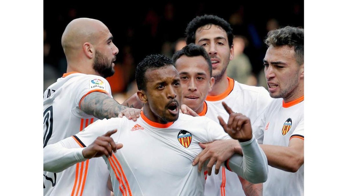 Zaza celebra el primer gol contra el Athletic. JUAN CARLOS CÁRDENAS